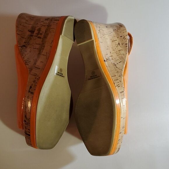 CLASSIFIED WOMEN"S WEDGE STYLE OPEN TOE SANDAL - Picture 13 of 16